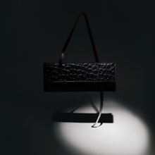 Load image into Gallery viewer, East-West Bag Gae | Black Silver