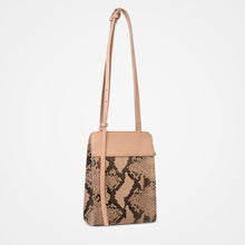 Load image into Gallery viewer, North Bag Ray | Nude Python