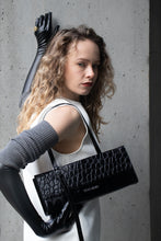 Load image into Gallery viewer, East-West Bag Gae | Black Silver