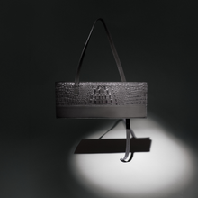 Load image into Gallery viewer, East-West Bag Eileen | Grey Gold
