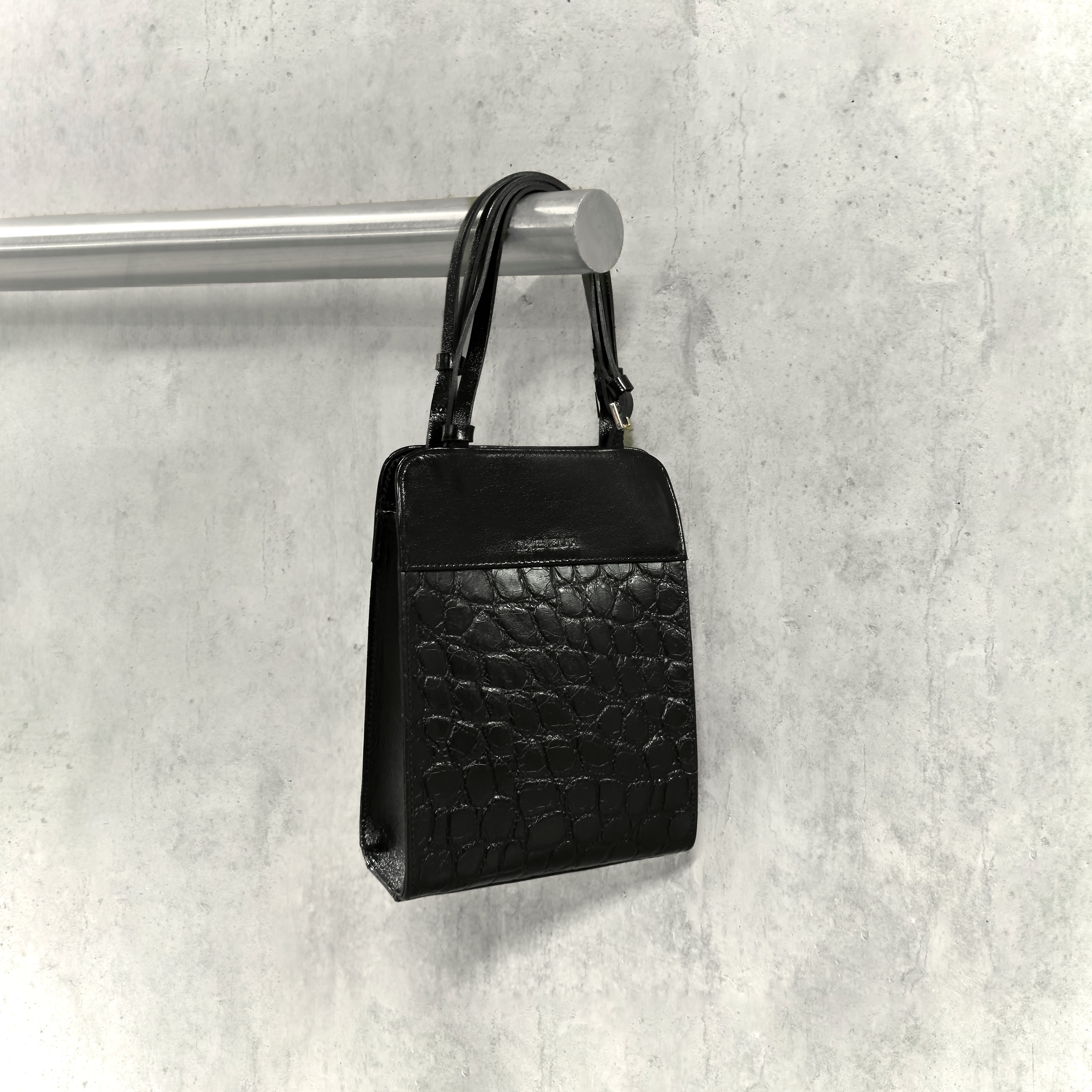 North | Black Crocco