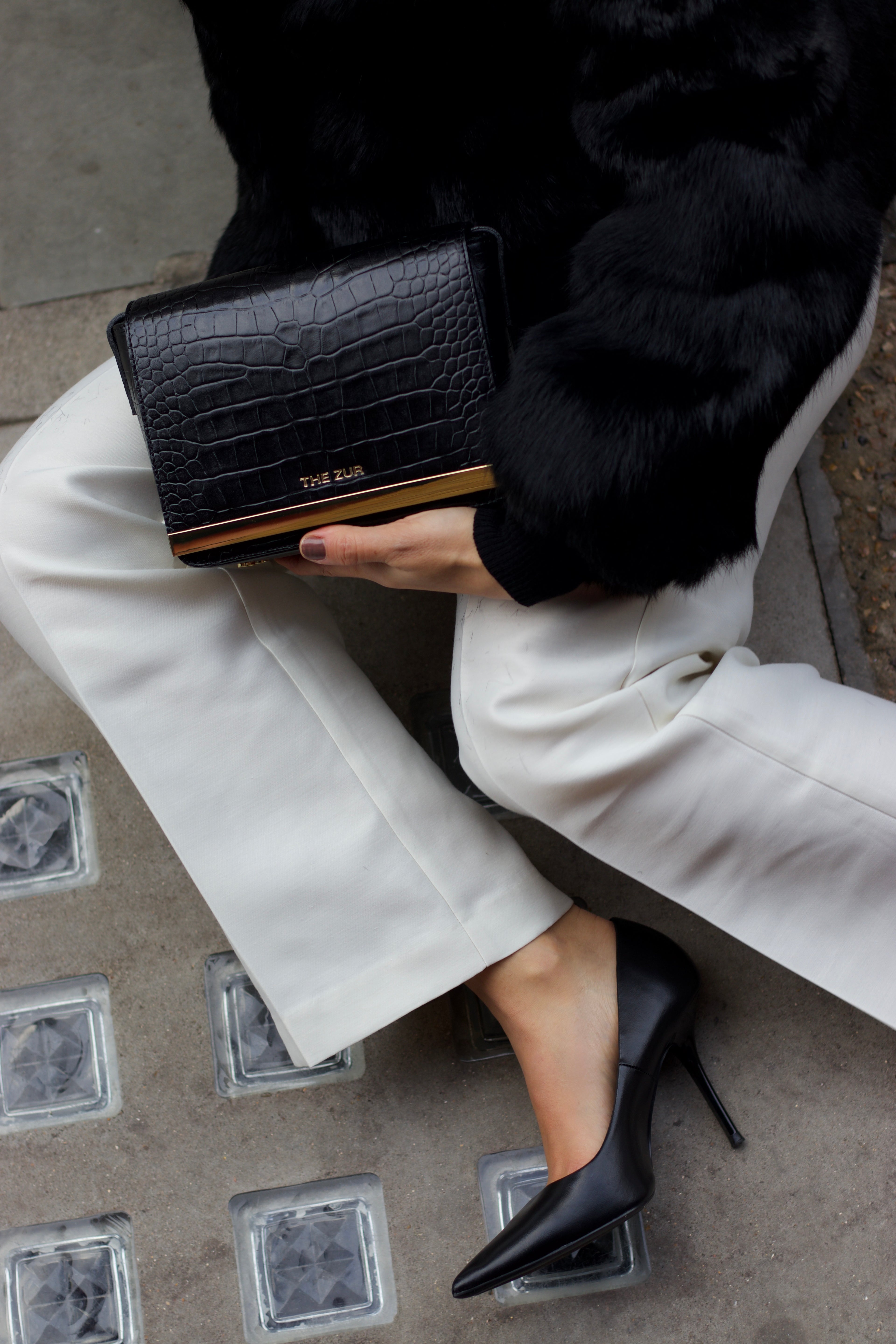 Square | Black Alligator