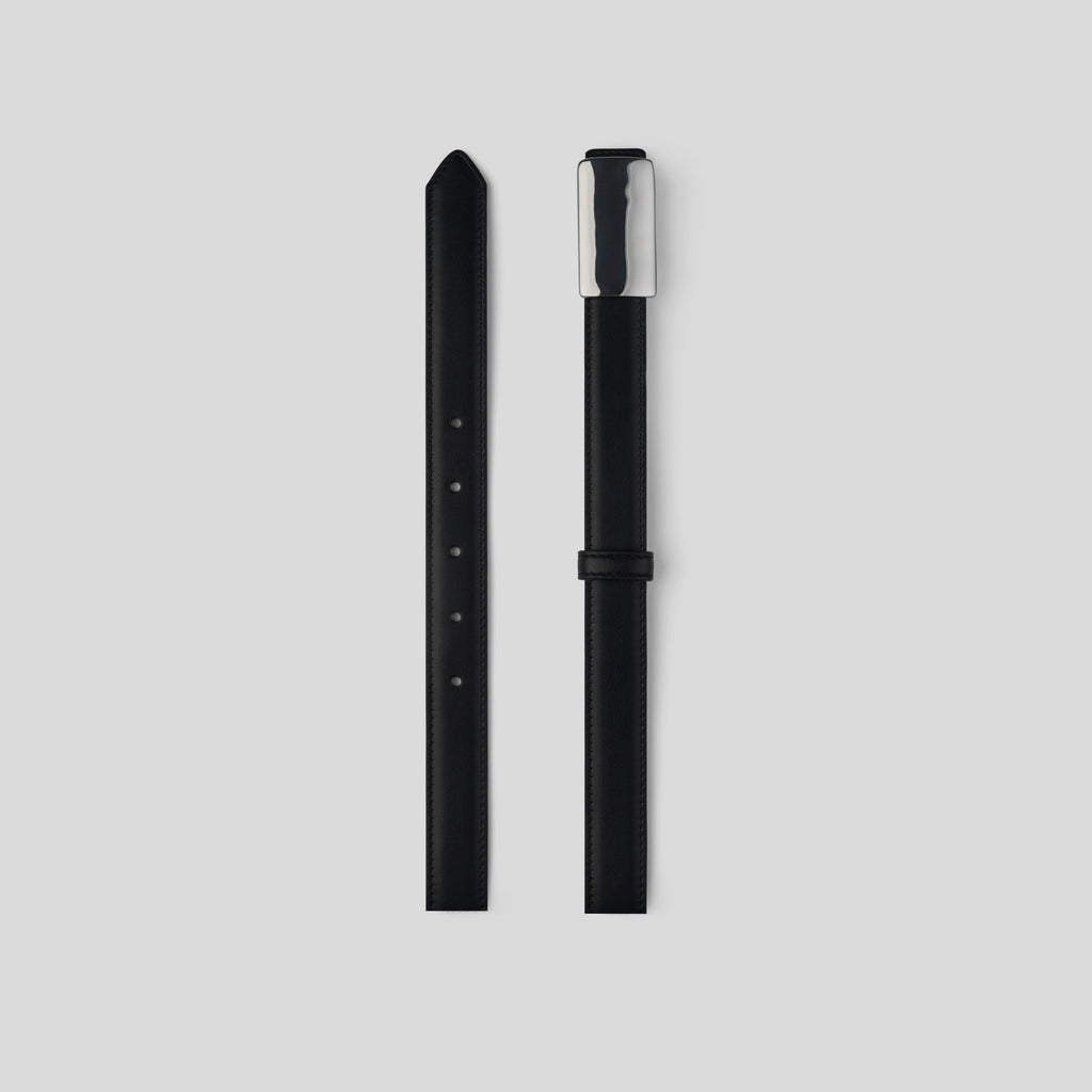 THE ZUR black belt with rectangular silver-tone buckle — detail view