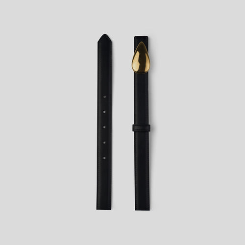THE ZUR black belt with sculptural gold-tone buckle — detail view