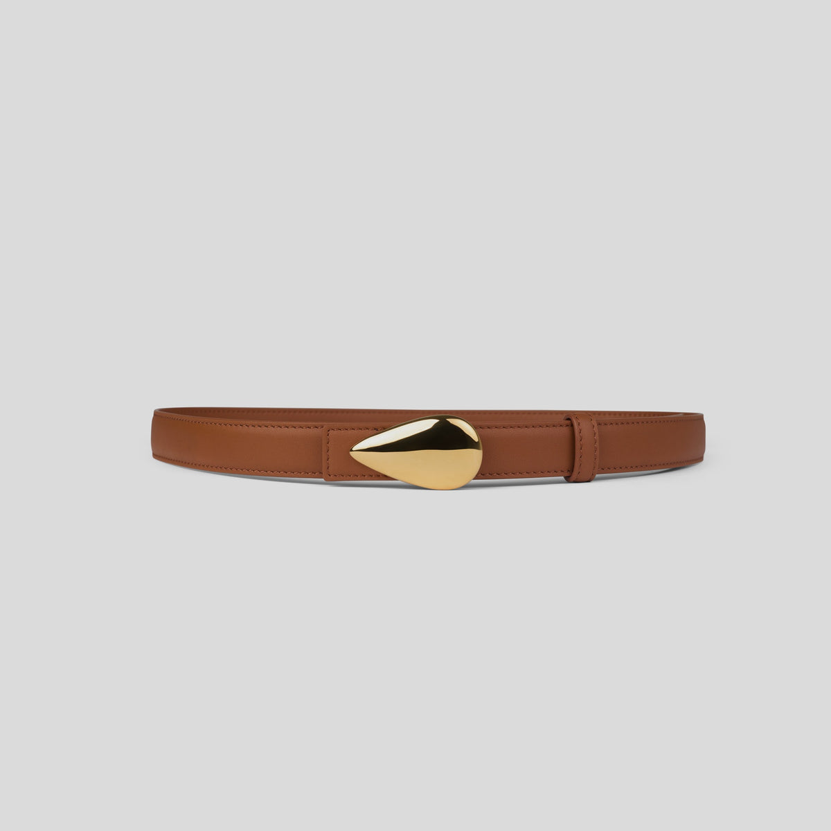 THE ZUR brown belt with sculptural gold-tone buckle — front view
